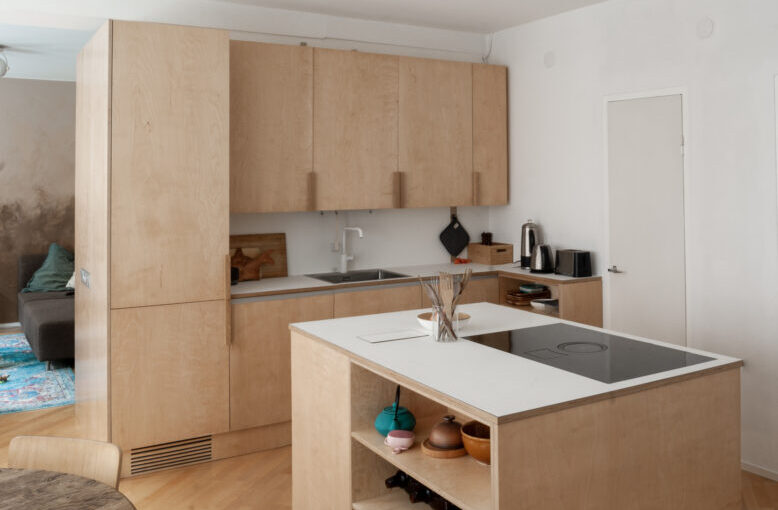 Kitchen, bookshelf and wardrobe made of birch plywood